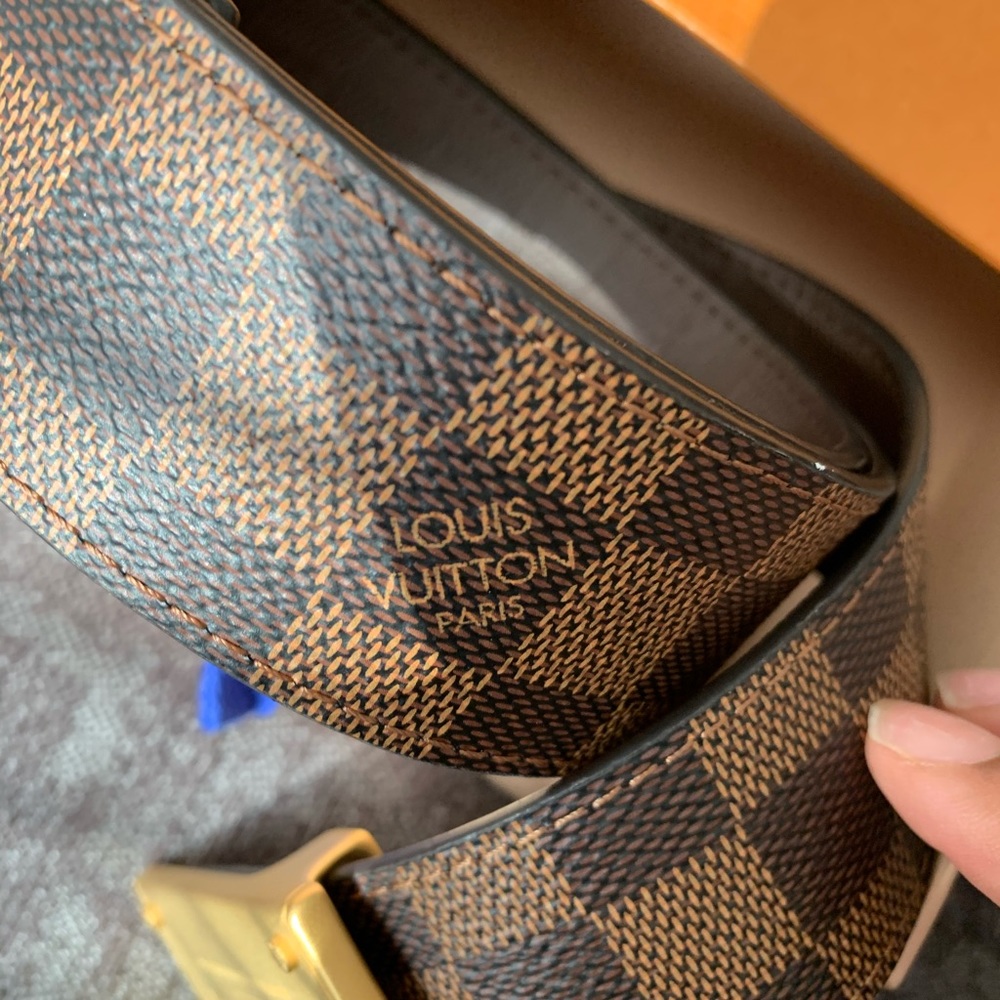 Men’s Louis Vuitton belt